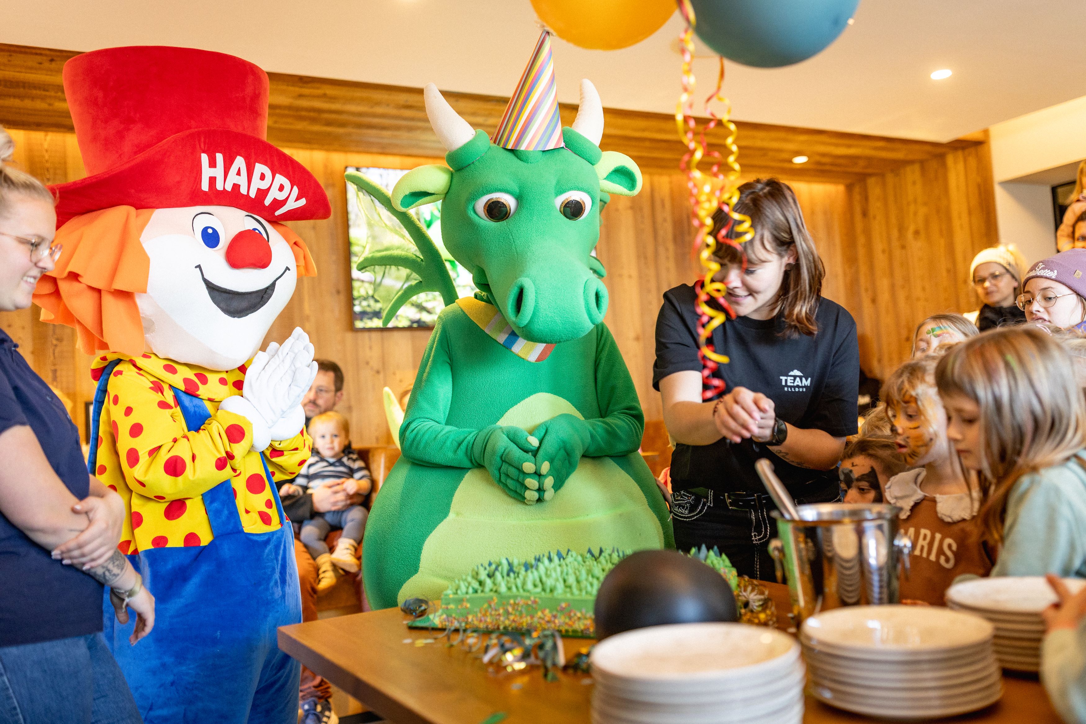 Fips der Drache hat Geburtstag